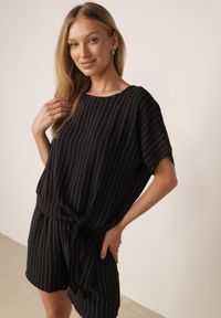 Born2be - Czarny Letni Komplet w Paski Bogaty w Wiskozę Bluzka z Wiązaniem i Szorty Mazhola. Kolor: czarny. Materiał: wiskoza. Wzór: paski #6