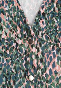 Renee - Zielona Wzorzysta Sukienka Mini z Głębokim Dekoltem i Mankietami Leossa. Kolor: zielony. Długość rękawa: długi rękaw. Długość: mini #6