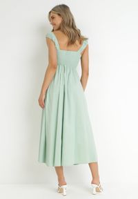 Born2be - Zielona Rozkloszowana Sukienka na Ramiączkach Olypha. Kolor: zielony. Materiał: bawełna. Długość rękawa: na ramiączkach