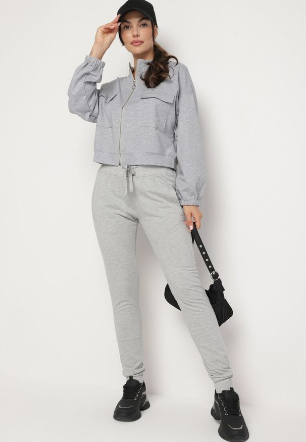 Born2be - Jasnoszare Spodnie Dresowe z Gumką w pasie i Troczkiem Halemia. Okazja: na co dzień. Kolor: szary. Materiał: dresówka. Długość: długie. Styl: casual, sportowy, elegancki