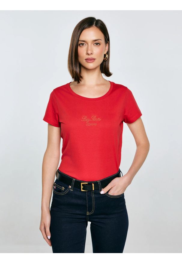 Big-Star - Koszulka damska z napisem z cyrkonii czerwona Malvina 603. Okazja: na co dzień. Kolor: czerwony. Materiał: dzianina, bawełna, jeans. Wzór: napisy. Styl: casual, klasyczny