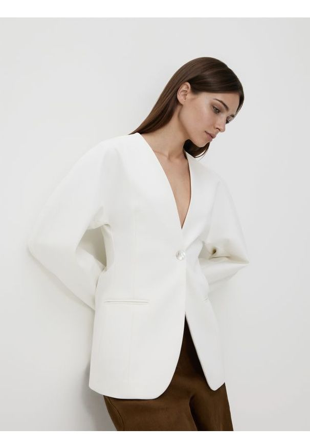 Reserved - Jednorzędowa marynarka - biały. Kolor: biały. Materiał: wiskoza, tkanina