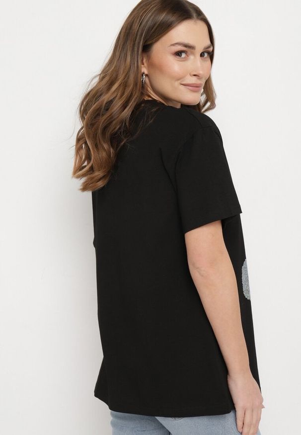 Born2be - Czarny T-shirt Bawełniany z Ozdobnym Nadrukiem na Przodzie Sagraine. Okazja: na co dzień. Kolor: czarny. Materiał: bawełna. Wzór: nadruk. Styl: elegancki, casual