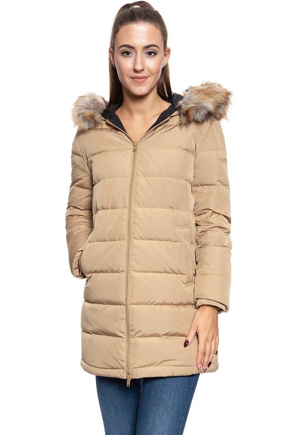 Wrangler - DAMSKA KURTKA ZIMOWA WRANGLER LONG PUFFER CLAY BEIGE W4126VJWM. Materiał: futro, puch. Sezon: zima