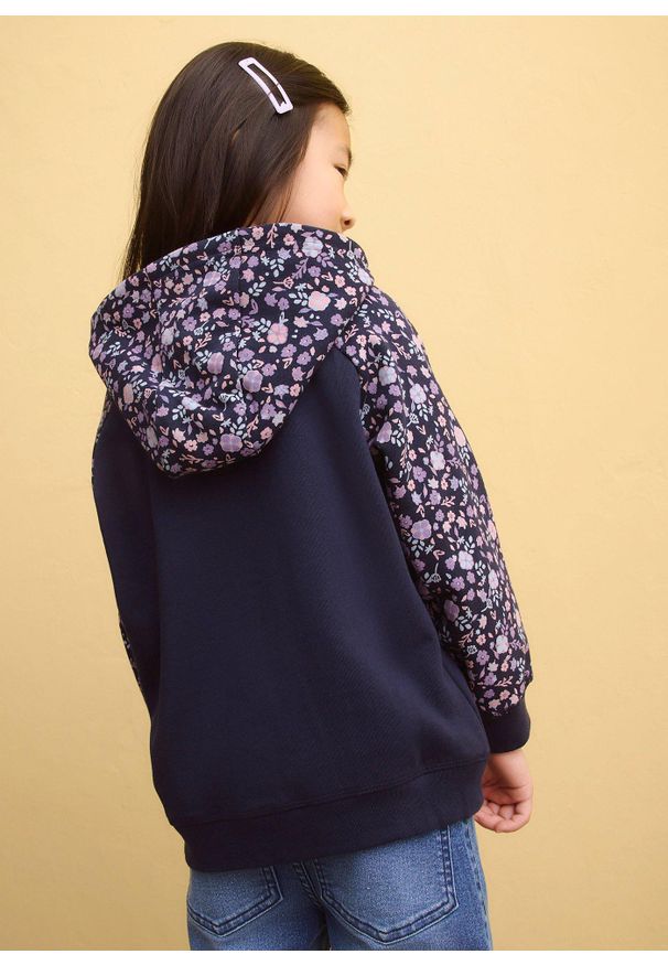 bonprix - Bluza z kapturem z czystej bawełny organicznej. Typ kołnierza: kaptur. Kolor: niebieski. Materiał: bawełna. Wzór: nadruk