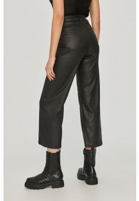Pepe Jeans - Spodnie Lexa Gloss. Kolor: czarny. Materiał: skóra #3