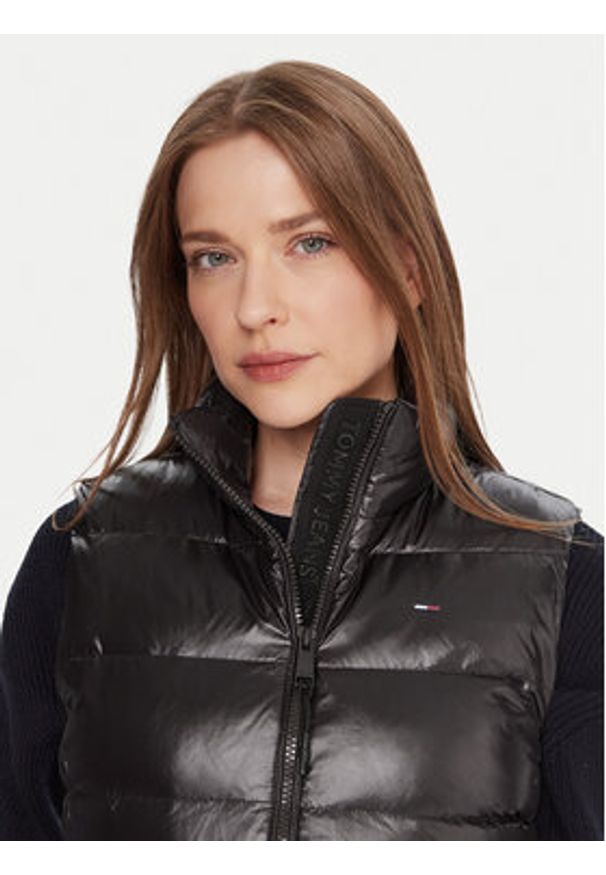 Tommy Jeans Bezrękawnik DW0DW21622 Czarny Slim Fit. Kolor: czarny. Materiał: syntetyk. Długość rękawa: bez rękawów