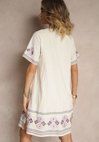 Renee - Fioletowa Pudełkowa Sukienka z Bawełny w Hafty w Stylu Boho Felkio. Okazja: na co dzień. Typ kołnierza: dekolt w kształcie V. Kolor: fioletowy. Materiał: bawełna. Długość rękawa: krótki rękaw. Wzór: haft. Typ sukienki: proste. Styl: boho #4