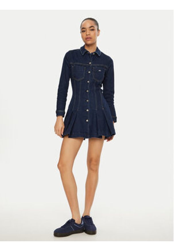 Tommy Jeans Sukienka jeansowa DW0DW20533 Granatowy Regular Fit. Kolor: niebieski. Materiał: bawełna