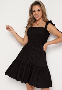 Born2be - Czarna Rozkloszowana Sukienka z Bawełny z Gumką w Talii na Ramiączkach Gelfea. Kolor: czarny. Materiał: bawełna. Długość rękawa: na ramiączkach. Typ sukienki: rozkloszowane. Styl: klasyczny #7