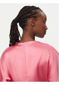 Rinascimento Sukienka koktajlowa CFC0127457003 Różowy Regular Fit. Kolor: różowy. Materiał: syntetyk. Styl: wizytowy #3