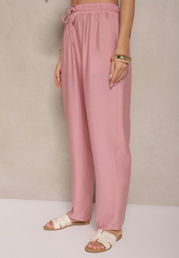 Renee - Różowe Spodnie z Bawełną Ozdobione Wiązaniem Voreia. Okazja: na co dzień. Stan: podwyższony. Kolor: różowy. Materiał: bawełna. Wzór: aplikacja. Styl: casual