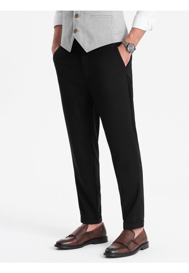 Ombre Clothing - Męskie spodnie chino REGULAR FIT z gumką w pasie – czarne V4 - Rozmiar: XXL. Okazja: na co dzień. Kolor: czarny. Materiał: materiał, wiskoza, tkanina, poliester, bawełna, guma. Styl: casual, elegancki