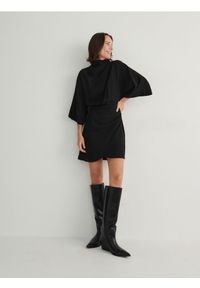 Reserved - Sukienka mini z marszczeniem - czarny. Kolor: czarny. Materiał: wiskoza, tkanina. Długość: mini
