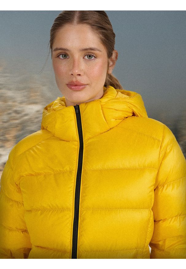 4f - 4F Kurtka puchowa trekkingowa z wypełnieniem naturalnym damska - żółta M. Kolor: żółty. Materiał: puch. Technologia: Primaloft. Sport: turystyka piesza, wspinaczka