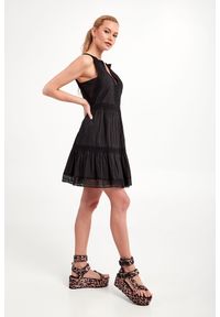 Twinset Milano - Sukienka TWINSET. Materiał: koronka. Długość rękawa: bez rękawów. Wzór: aplikacja, koronka. Długość: mini #4