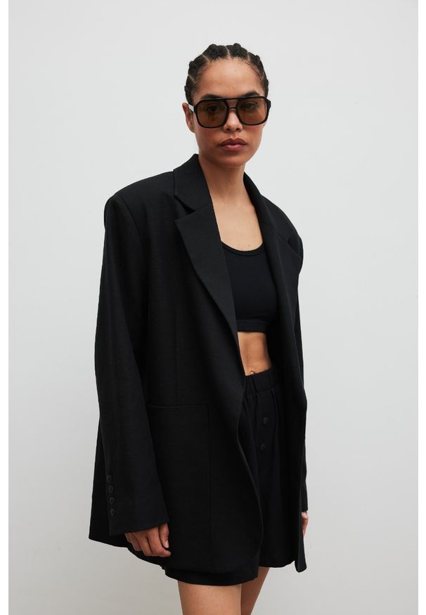 Marsala - Marynarka z lnem oversize w kolorze BLACK - HARLEY. Kolor: czarny. Materiał: len. Długość rękawa: długi rękaw. Długość: długie. Styl: sportowy, elegancki
