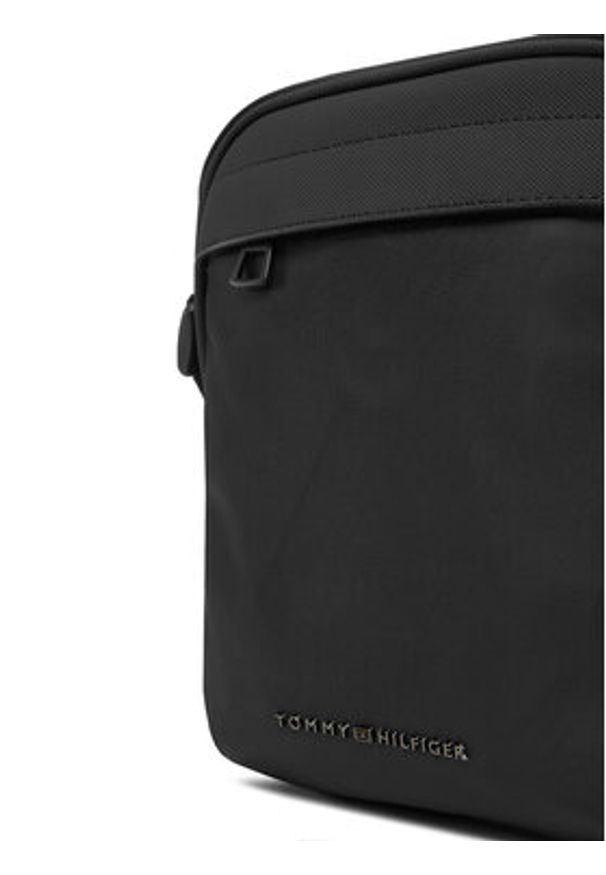 TOMMY HILFIGER - Tommy Hilfiger Saszetka Th Repreve Mini Reporter AM0AM13185 Czarny. Kolor: czarny. Materiał: materiał