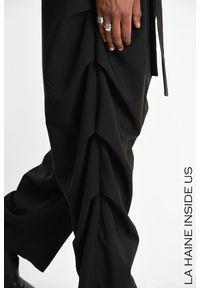La Haine Inside Us Spodnie | 3R M1229 | Mężczyzna | Czarny. Okazja: na co dzień. Kolor: czarny. Materiał: wiskoza, elastan, poliester. Długość: długie. Styl: elegancki, casual, klasyczny, sportowy #3