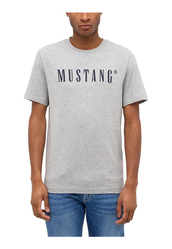 Mustang - Męski T-Shirt Koszulka MUSTANG Style Austin Mid Grey Melange 1014695 4140. Okazja: na co dzień. Kolekcja: plus size. Materiał: jeans, bawełna. Wzór: aplikacja. Styl: klasyczny, casual, elegancki