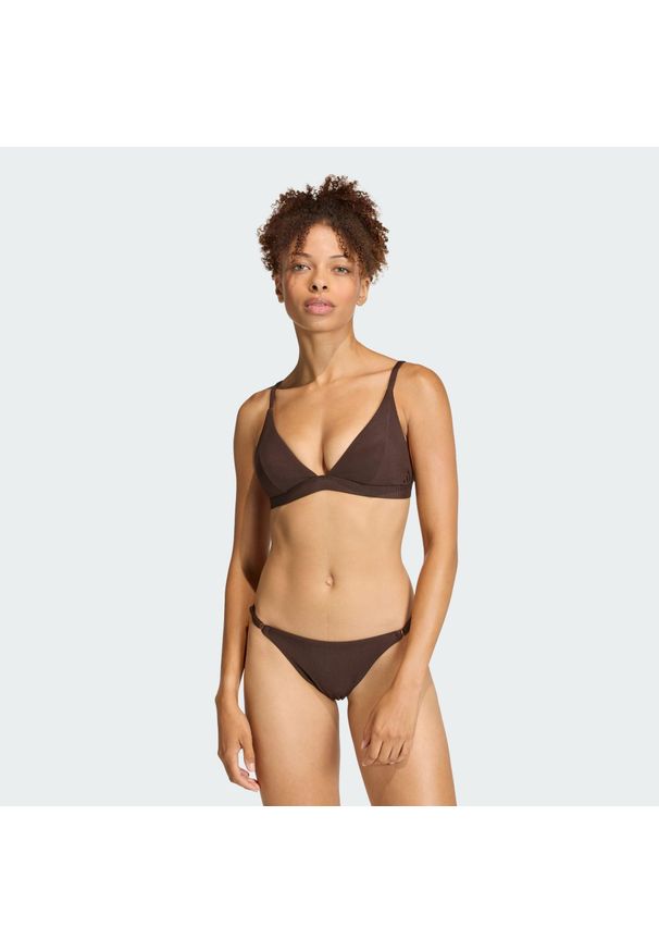 Adidas - Prążkowana góra bikini Iconisea z wyjmowanymi wkładkami i trójkątnym krojem. Kolor: brązowy. Materiał: prążkowany