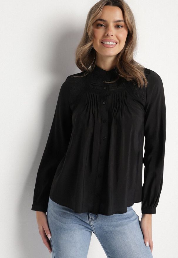 Born2be - Czarna Koszula z Ozdobnym Haftem Nanania. Okazja: na spacer, na co dzień. Kolor: czarny. Materiał: jeans. Wzór: haft. Styl: casual, elegancki