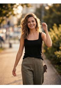 Sinsay - Klasyczny top - czarny. Kolor: czarny. Styl: klasyczny #1