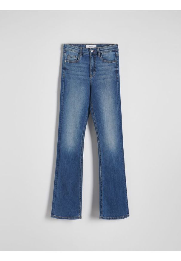 Reserved - Jeansy bootcut - niebieski. Stan: podwyższony. Kolor: niebieski