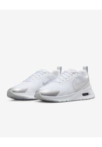 Nike - NIKE AIR MAX NUAXIS Sneakersy damskie. Okazja: na co dzień, do pracy, na spacer. Kolor: biały. Materiał: guma, materiał. Szerokość cholewki: normalna. Model: Nike Air Max. Sport: turystyka piesza #3