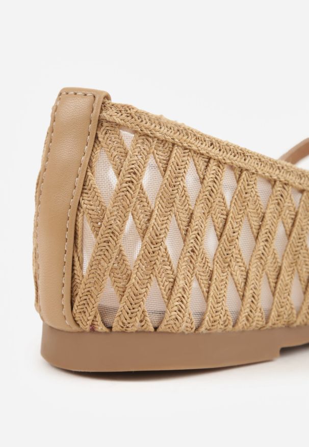 Born2be - Beżowe Balerinki Ozdobione Ażurowym Motywem i Paskiem Nonaniassi. Okazja: do pracy, na co dzień. Zapięcie: pasek. Kolor: beżowy. Materiał: jeans. Wzór: aplikacja, ażurowy. Sezon: wiosna, lato. Styl: elegancki, klasyczny, casual