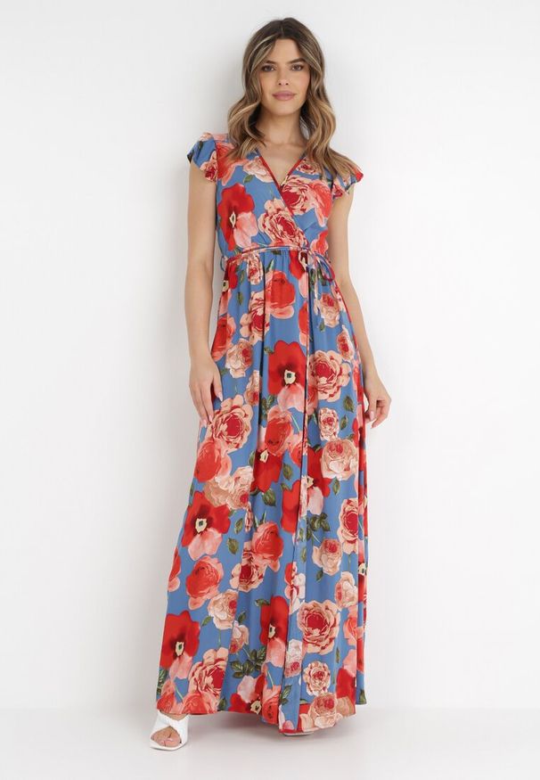 Born2be - Niebieska Sukienka Lalaera. Typ kołnierza: kołnierz z falbankami. Kolor: niebieski. Materiał: tkanina, materiał. Długość rękawa: krótki rękaw. Wzór: kolorowy, kwiaty. Sezon: lato. Typ sukienki: kopertowe. Długość: maxi