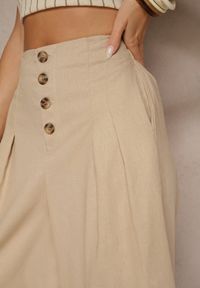 Renee - Ciemnobeżowe Spodnie Culottes High Waist z Bawełny Zdobione Guzikami Izuma. Okazja: na co dzień. Stan: podwyższony. Kolor: beżowy. Materiał: bawełna. Wzór: aplikacja. Styl: elegancki, casual #4