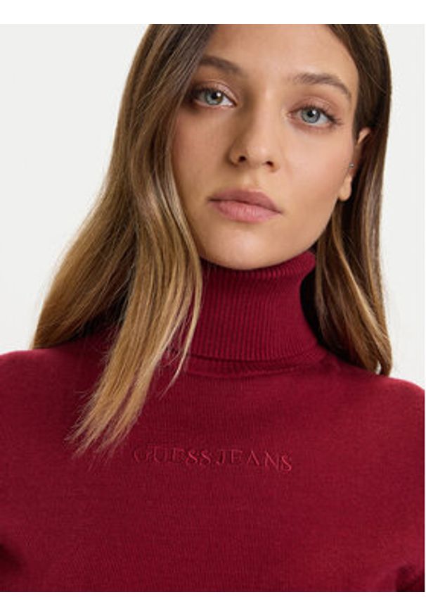 Guess Jeans Golf W4BR15 Z3HO2 Czerwony Regular Fit. Typ kołnierza: golf. Kolor: czerwony. Materiał: syntetyk