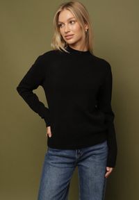Born2be - Czarny Sweter z Wełną i Wiskozą o Prostym Fasonie z Półgolfem Giolera. Okazja: na spotkanie biznesowe, do pracy, na co dzień. Kolor: czarny. Materiał: wełna, wiskoza. Długość rękawa: długi rękaw. Długość: długie. Styl: biznesowy, casual, elegancki