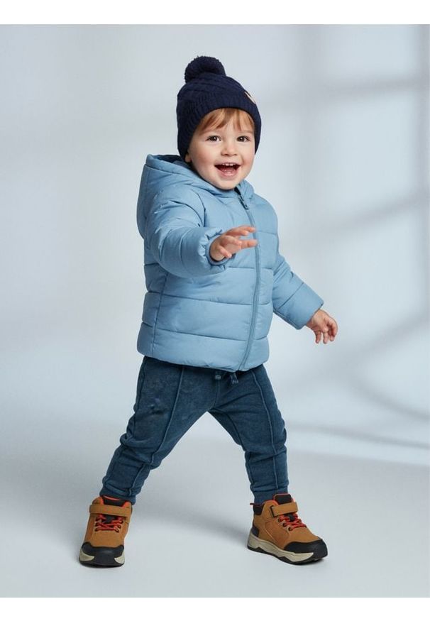 Sinsay - Pikowana kurtka z kapturem wykończona taśmą elastyczną - niebieski. Typ kołnierza: kaptur. Kolor: niebieski