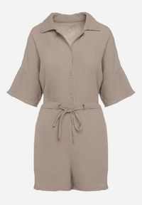 Born2be - Ciemnobeżowy Muślinowy Kombinezon z Bawełny Wiązany w Talii z Guzikami Dlirena. Kolor: beżowy. Materiał: bawełna. Długość rękawa: krótki rękaw. Długość: krótkie. Styl: elegancki #6