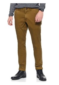 TOP SECRET - Spodnie tkaninowe gladkie typu chino slim fit. Kolor: beżowy. Materiał: tkanina. Długość: długie. Sezon: wiosna. Styl: klasyczny #5