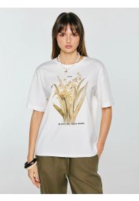 Big-Star - Koszulka damska z nadrukiem biała Lika 100. Okazja: na co dzień. Kolor: biały. Materiał: jeans, dzianina. Wzór: nadruk. Sezon: lato. Styl: elegancki, klasyczny, casual #3