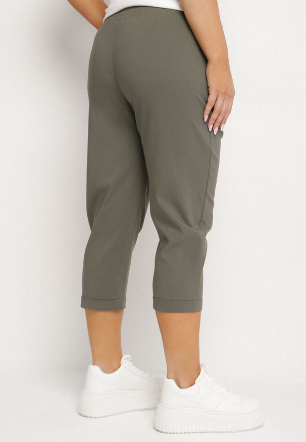 Born2be - Zielone Spodnie z Wiskozą Ozdobione Kieszeniami Liranta. Okazja: na co dzień. Kolor: zielony. Materiał: wiskoza. Wzór: aplikacja. Styl: klasyczny, casual