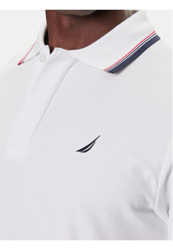 Nautica Polo Atabay N1S03424 Biały Regular Fit. Typ kołnierza: polo. Kolor: biały. Materiał: syntetyk, bawełna