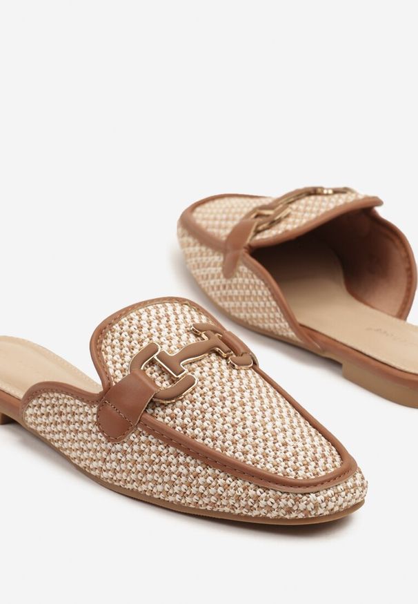 Renee - Brązowo-Beżowe Klapki Mule Zdobione Tweedem i Elegancką Aplikacją Sonelina. Okazja: na co dzień. Kolor: brązowy. Wzór: aplikacja. Styl: elegancki
