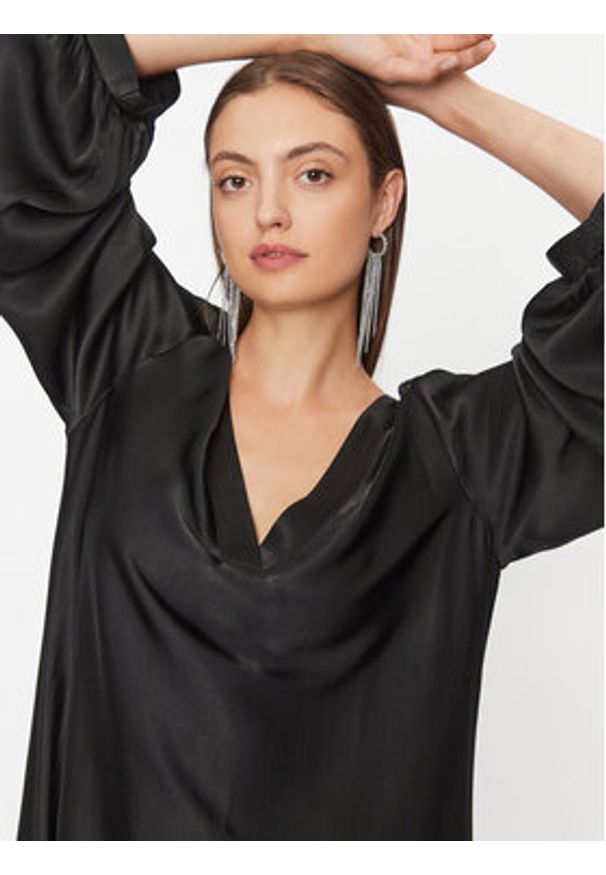 Dixie Sukienka codzienna A782Z037 Czarny Relaxed Fit. Okazja: na co dzień. Kolor: czarny. Materiał: wiskoza. Typ sukienki: proste. Styl: casual