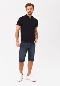 Volcano - Jeansowe spodenki, Comofrt Fit, E-NER. Okazja: na co dzień. Materiał: jeans. Długość: krótkie. Wzór: aplikacja. Styl: klasyczny, casual, vintage