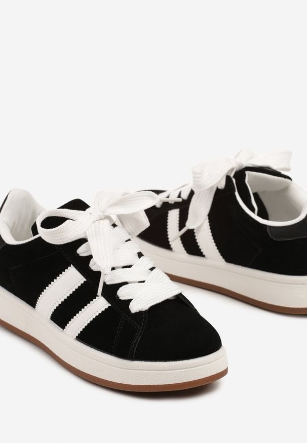Born2be - Czarne Sneakersy z Ozdobnymi Paskami Doloreth. Zapięcie: pasek. Kolor: czarny. Materiał: jeans