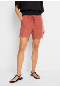 bonprix - Szorty z koronką. Kolor: czerwony. Materiał: koronka. Wzór: koronka. Sezon: lato #1
