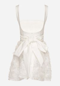 Born2be - Biała Sukienka Rozkloszowana z Wiązaniem i Koronką z Różami Pandiva. Okazja: na co dzień. Typ kołnierza: dekolt kwadratowy. Kolor: biały. Wzór: koronka. Typ sukienki: rozkloszowane. Materiał: koronka. Długość rękawa: na ramiączkach. Sezon: lato. Styl: casual #4