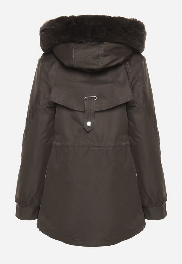 Born2be - Ciemnozielona Kurtka Parka z Odpinanym Futerkowym Obszyciem przy Kapturze Inelithrae. Okazja: na co dzień. Typ kołnierza: golf. Kolor: zielony. Materiał: jeans. Sezon: zima. Styl: casual, klasyczny, elegancki