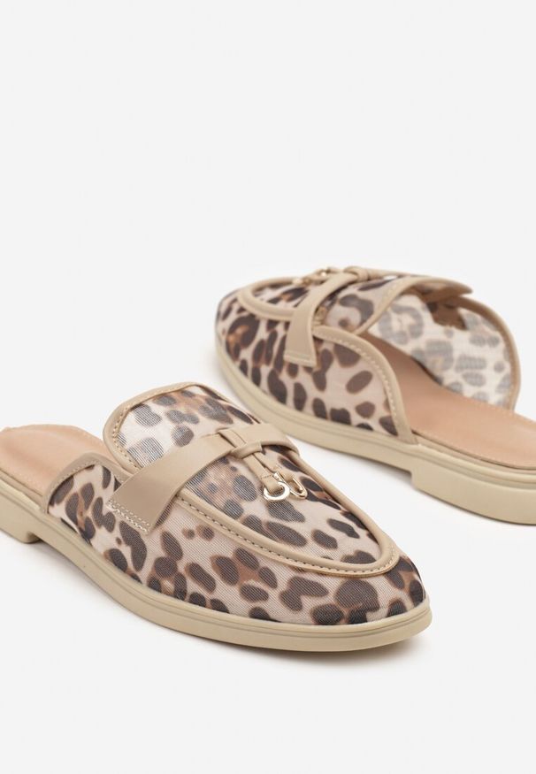 Renee - Panterkowe Transparentne Klapki Mule z Siateczki Zdobione Zawieszką Telianne. Okazja: na co dzień. Wzór: aplikacja. Sezon: lato. Styl: elegancki, casual