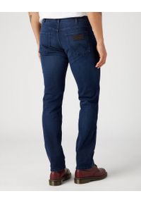 Wrangler - WRANGLER GREENSBORO MĘSKIE SPODNIE JEANSOWE ARM STRONG W15QMN397 #5
