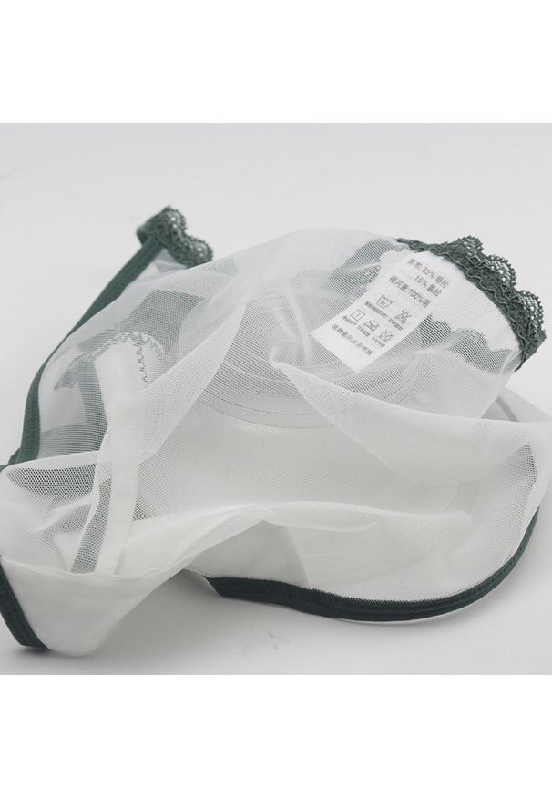 Intica - figi z haftem i prześwitującym materiałem Pakize. Kolor: wielokolorowy. Materiał: materiał. Wzór: haft